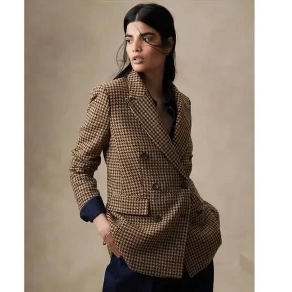 Banana Republic Modern Wool Blazer in Brown Houndstooth.
